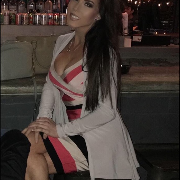 👗 🌸Bebe Bodycon🌸 👗 - Picture 2 of 3